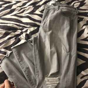 Forever 21 grey distressed skinnies size 16